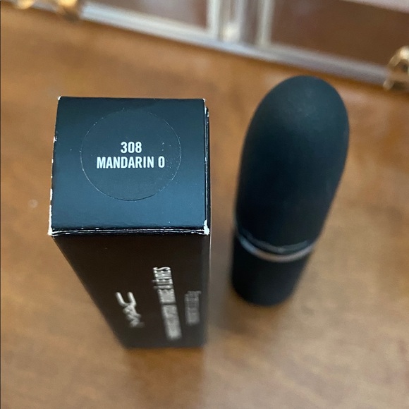 🆕 MAC Cosmetics Powder Kiss Lipstick in Mandarin - Picture 3 of 3